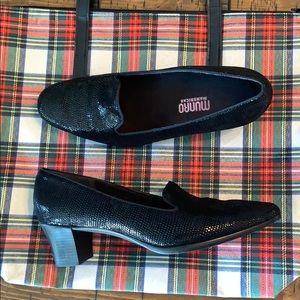 Munro American black heel shoes